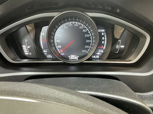 Volvo V40 - 2.0 diesel - 11 2017 - facelift - imagine 8