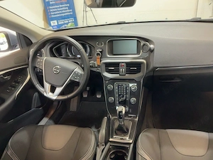 Volvo V40 - 2.0 diesel - 11 2017 - facelift - imagine 6