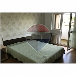 Apartament 3 camere · Decomandat · Lângă UMF · Bd. Independenței · 650 - imagine 2