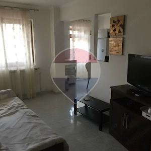 Apartament 3 camere · Decomandat · Lângă UMF · Bd. Independenței · 650 - imagine 3