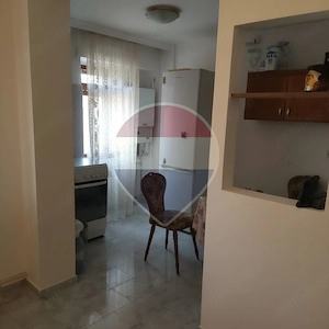 Apartament 3 camere · Decomandat · Lângă UMF · Bd. Independenței · 650 - imagine 4