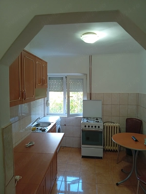 Închiriez apartament 2 camere zona Rogerius str Traian Lalescu vizavi.de.casa minunata - imagine 6