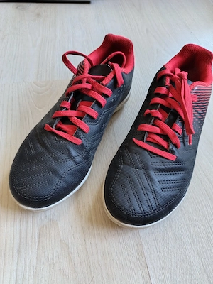Kipsta Kids Football Rugby Agility 100 Trainers, Size 32