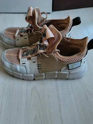 Adidaşi pentru bărbaţi Size 45, Li-Ning Wade Essence 2 Ace sneakers
