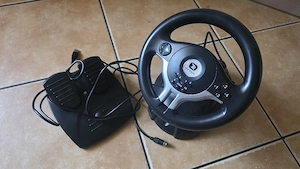 Volan cu pedale pentru jocuri
