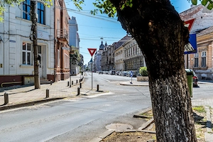 REZERVAT Apartament cu 4 camere si terasa langa primarie - imagine 10