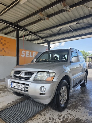 Vând Sau Schimb Mitsubishi Shogun  An 2004 3 uși, motor 3.2 diesel, tracțiune 4x4, volan pe dreapta. - imagine 3