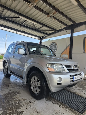 Vând Sau Schimb Mitsubishi Shogun  An 2004 3 uși, motor 3.2 diesel, tracțiune 4x4, volan pe dreapta. - imagine 4