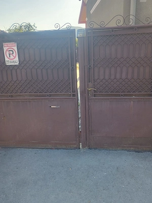 Porți mari și mica