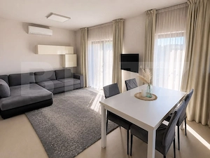 Apartament cu 3 camere, 2 bai cu geam, 70mp, parcare, in Borhanci