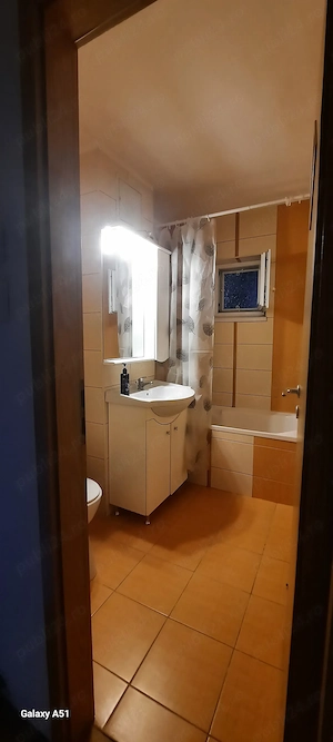 Apartament spatios cu 3 camere decomandate, fiecare cu balcon 
