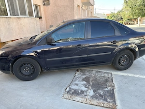 Ford focus 1.4 benzină - imagine 2