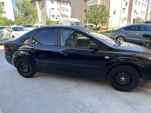 Ford focus 1.4 benzină - imagine 5