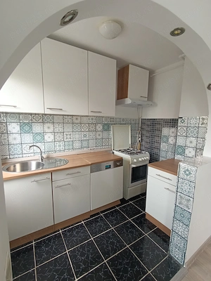 Vînd apartament cu 3 camere  - imagine 1
