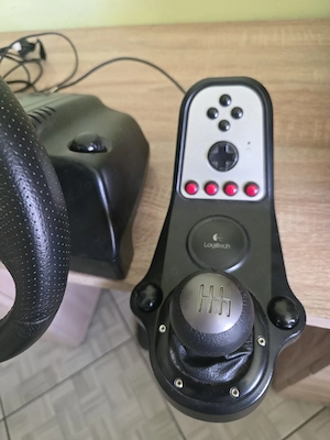 Se vinde kit volan gaming