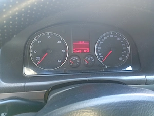 Vind Wv Touran 2004 in stare buna cu 1700 euro 42000 km - imagine 2