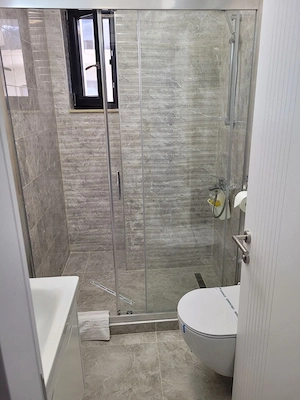 Apartament 3 camere cu vedere la lac, mobilat si utilat lux, parcare subterana - imagine 10