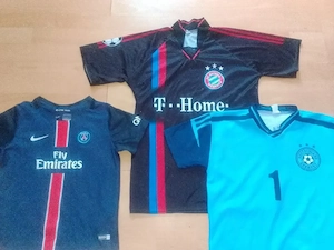 Tricouri pt fotbal,3 buc 100 lei