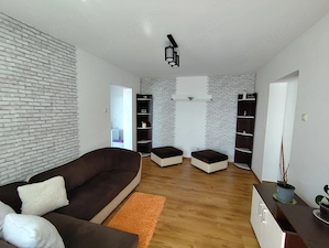 Campina, inchiriez ap 2 cam, renovat, central
