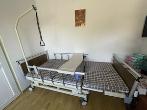 Vând pat electric pentru persoane imibilizate 