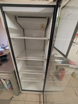 Vindem aparatura pentru pizzerie