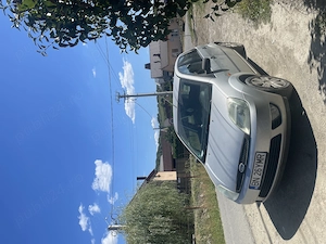 Vând Ford Fiesta 