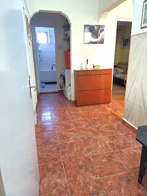 75.000 euro, 3 camere, Centru, etaj 3/4 - imagine 5