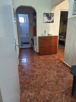 75.000 euro, 3 camere, Centru, etaj 3/4 - imagine 9