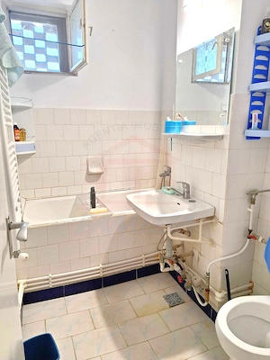 75.000 euro, 3 camere, Centru, etaj 3/4 - imagine 12