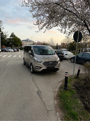    Ford Tourneo Custom   9 locuri   2.0 TDCi   140.000 km 