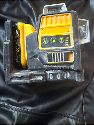 Laser DeWalt - imagine 3
