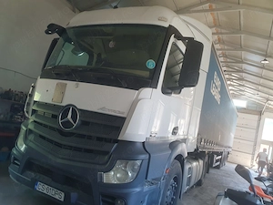 Vand ansamblu mercedes  mp4 2014, bena cereale si semiremorca prelata 