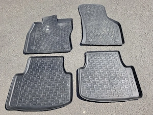 Set covorase/presuri originale Skoda Octavia 3