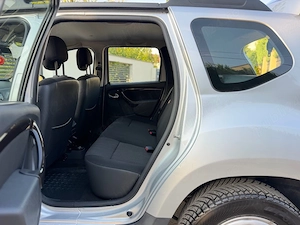 Dacia Duster 4x4 1.6 16V Doar 41.900km  - imagine 6