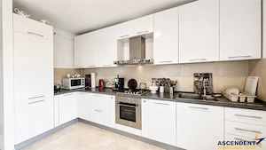 Proprietate 3 camere 118 utili, Privilegio, etaj 10,terasa 17mp, parcare subterana - imagine 3