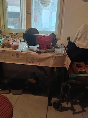 Lichidez gospodăria, vând diferite scule, butoaie de inox, tabla, masa de inox , cazan de țuică, etc