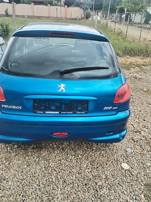 dezmembrez Peugeot 206 ,1.4 hdi - imagine 5