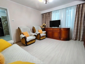 Apartament 3 camere decomandat ,etaj:2din4,central,zona Hipodrom - imagine 5