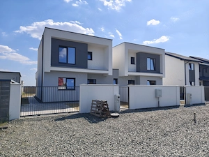1/2 Duplex Sacalaz P+E,4Camere,2 Bai,Proiect Modern - imagine 2