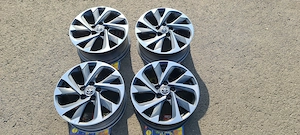Jante bicolore 17" originale Toyota 5x114.3 diametru butuc 60.1 Lexus,Suzuki,BYD,Chery,Fiat,Subaru