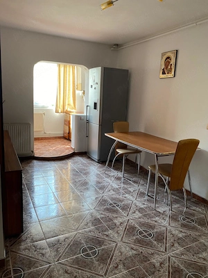 Vand apartament 3 camere in zona Stadion - imagine 5