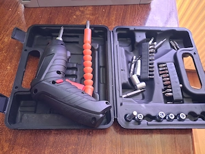 șurubelniță electrică portabilă cu acumulator (reîncărcabilă)