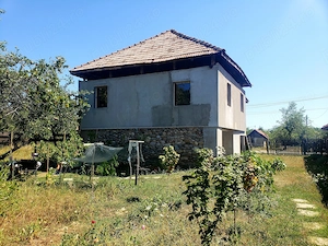 Vand casa cu 3 camere . - imagine 3