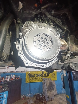  Mecanic auto în Timișoara   Ofer servicii de constatare și înlocuire piese defecte.