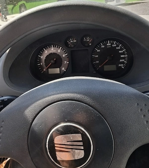 SEAT Cordoba 1.4 Benzină, 188.000 km, Manuală, 2003 - imagine 6