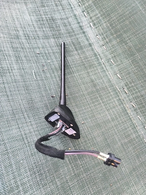 Vând antena radio h1bt-19g461-de Ford Fiesta (2017 - 2022)  - imagine 3