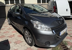 peugeot 208 1.4hdi,104000km,an 2014 - imagine 2