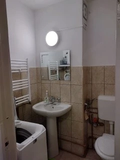garsoniera zona linistita str.Closca - imagine 6
