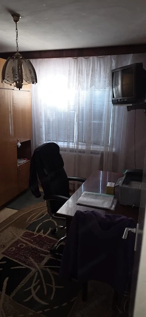 Apartament 3 camere, 68 mp, zona Rovine - imagine 3