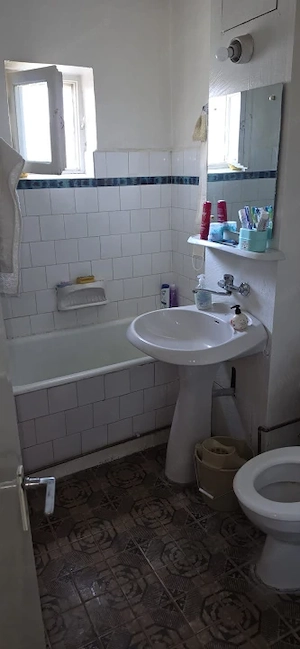 Apartament 3 camere, 68 mp, zona Rovine - imagine 12